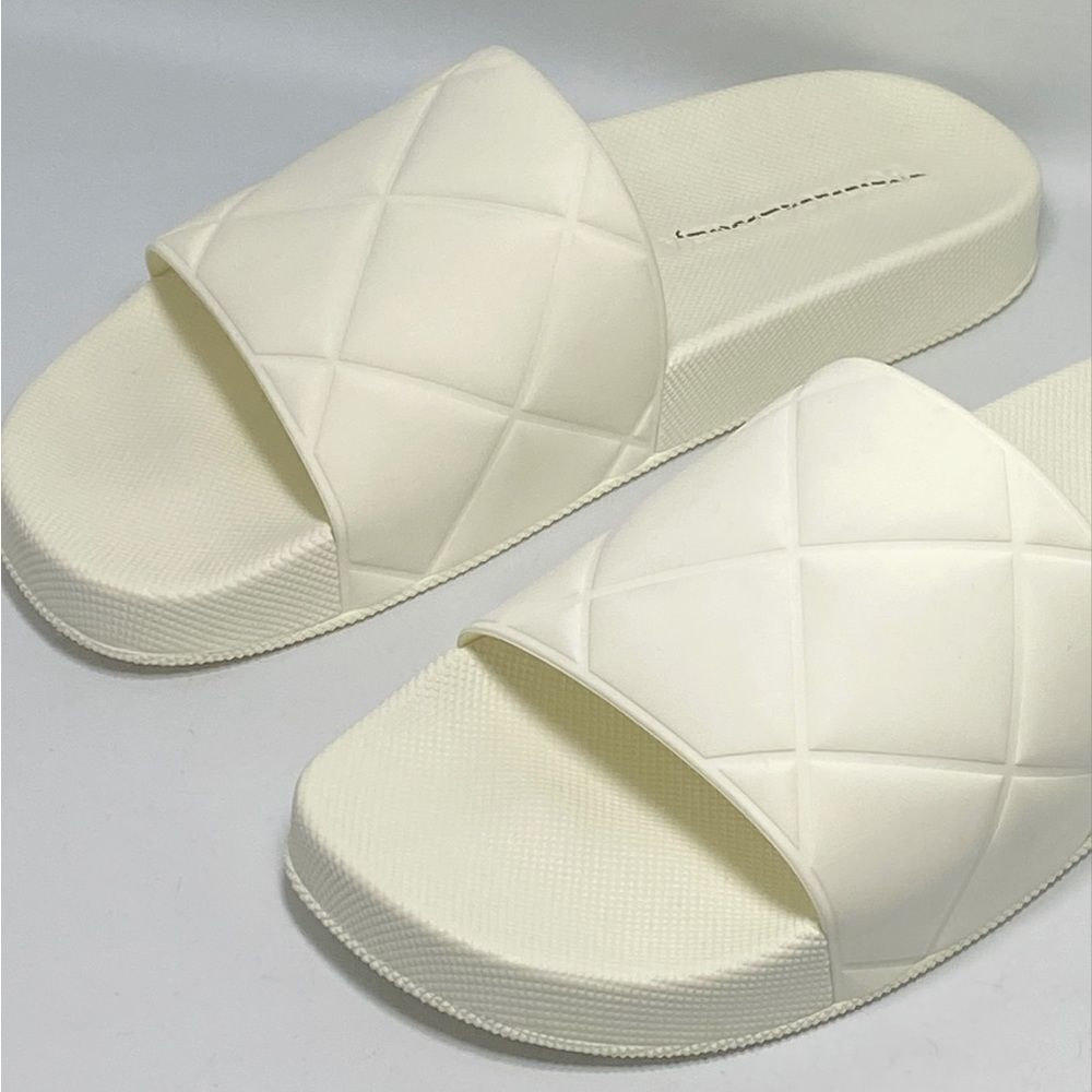 Bottega Veneta Quilted Rubber Pool Slides size 41 - Picture 2 of 11